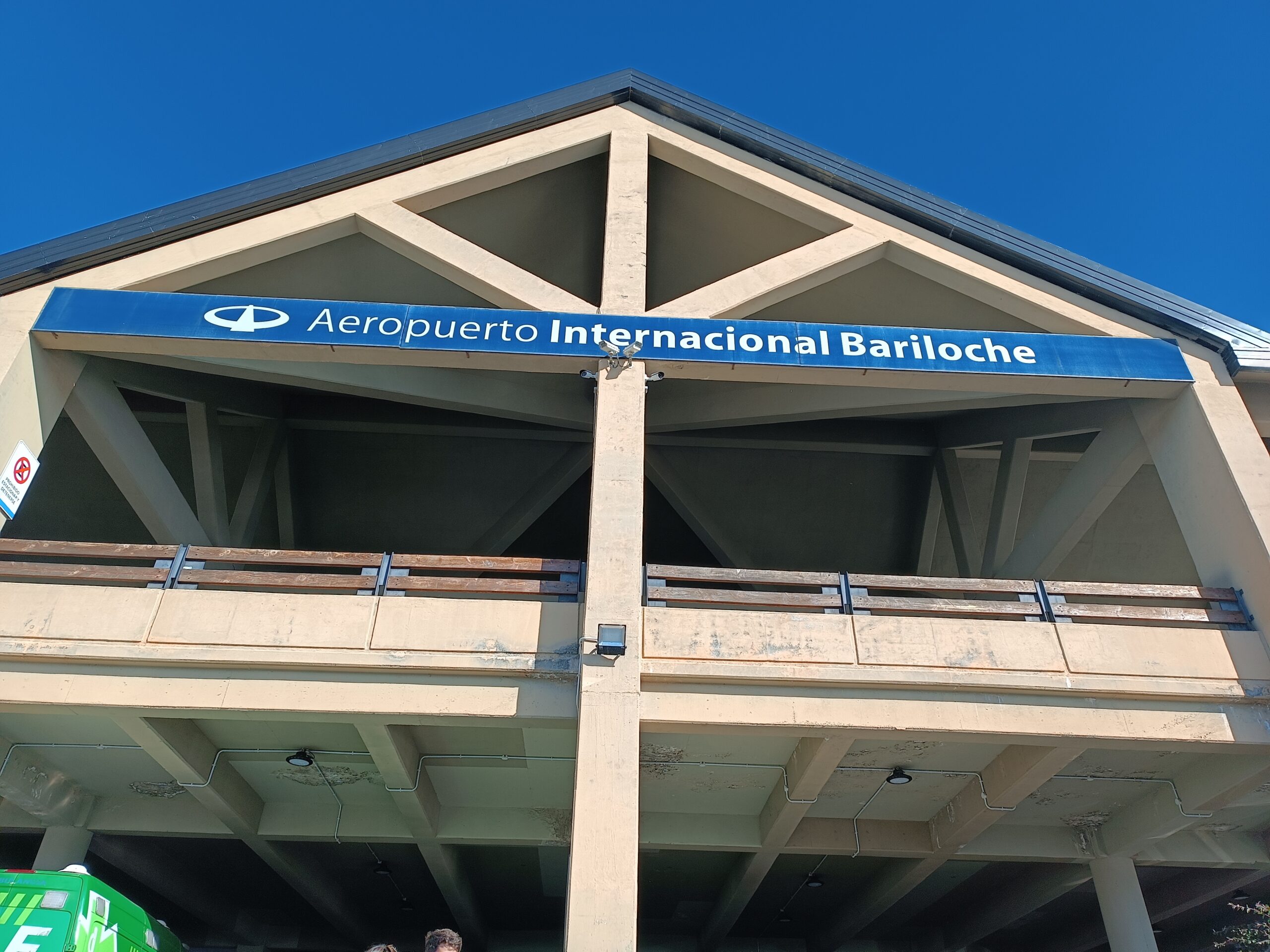 Entrada do aeroporto de bariloche na Argentina.