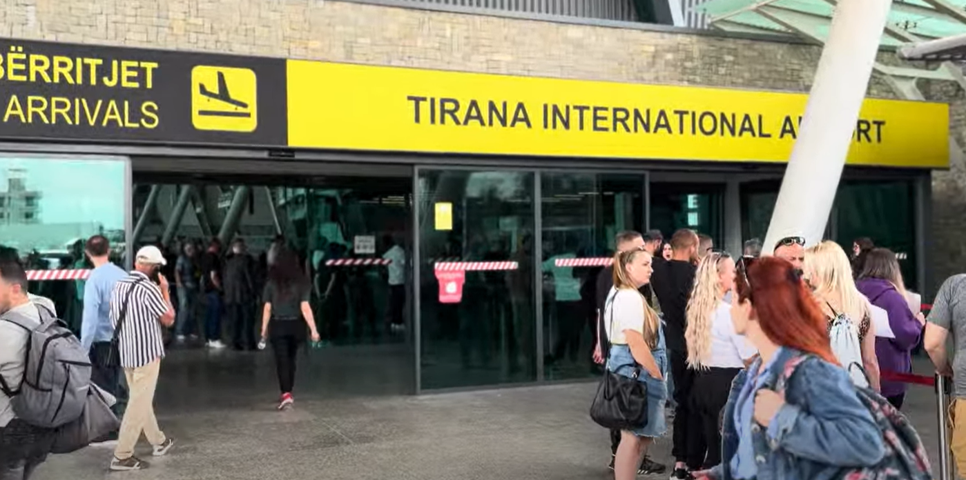 aeroporto tirana albania